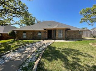 3208 Flintridge Dr, Arlington, TX 76017