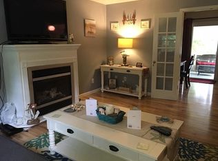 335 Orchard Ln, Cortland, OH
