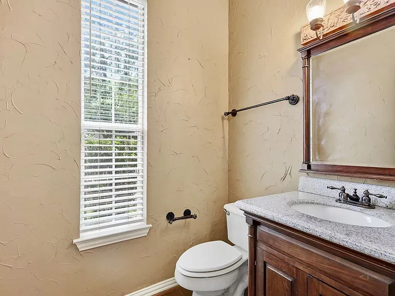 630 Waterview Dr — Photo 4
