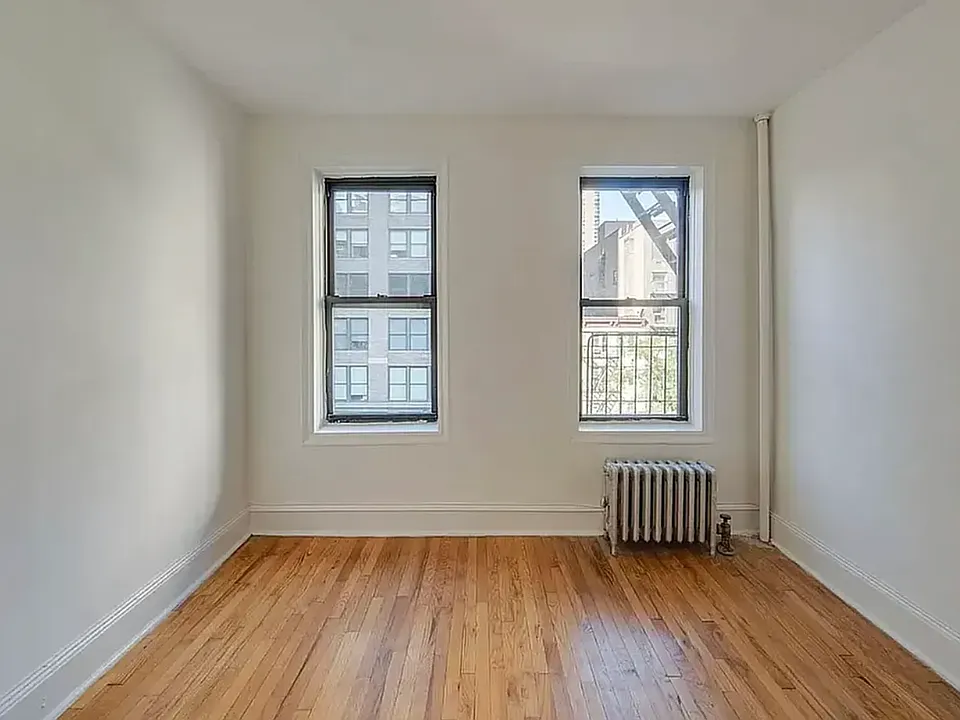 320 E 34th St #4A