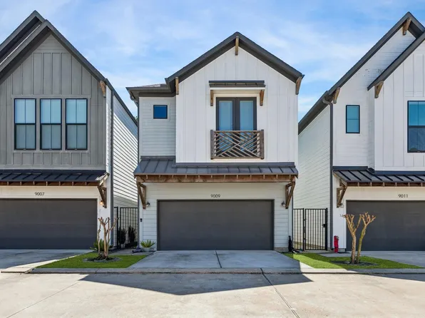 9009 Wellspring Dr, Houston, TX 77080