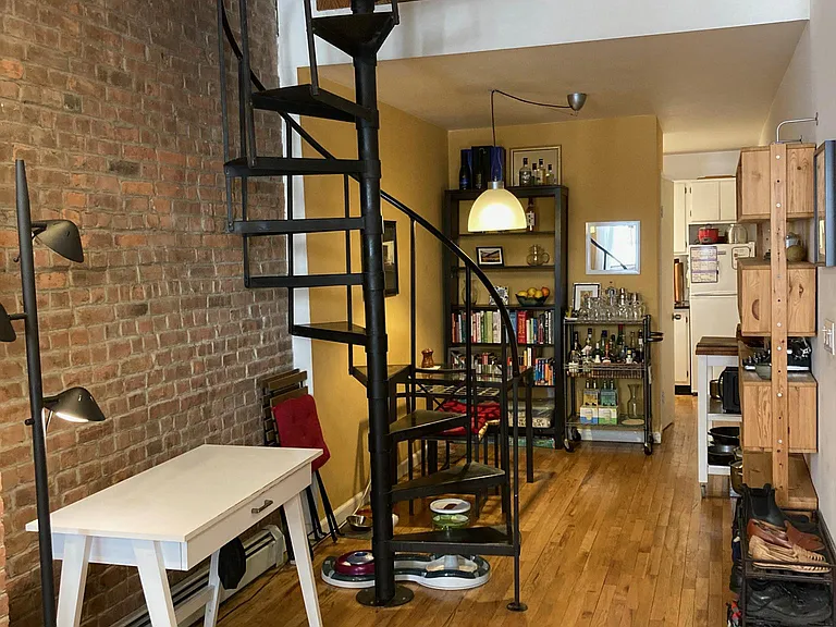 214 9th St #2B — Photo 2