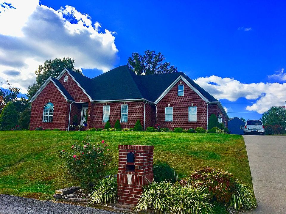 1st image of 156 Fox Chase Cir