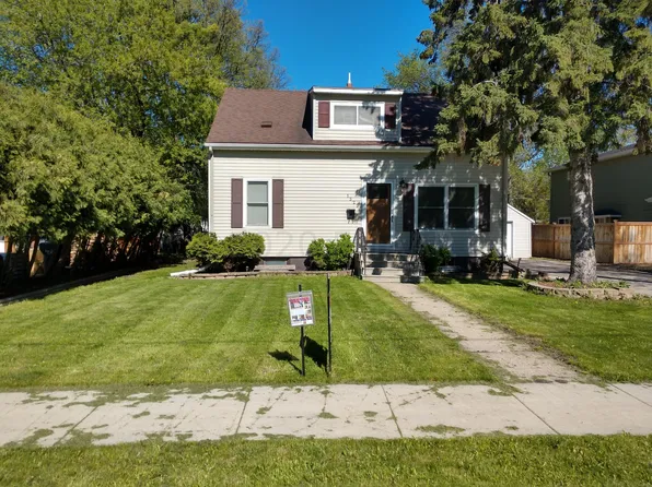 1325 10th St N, Fargo, ND 58102