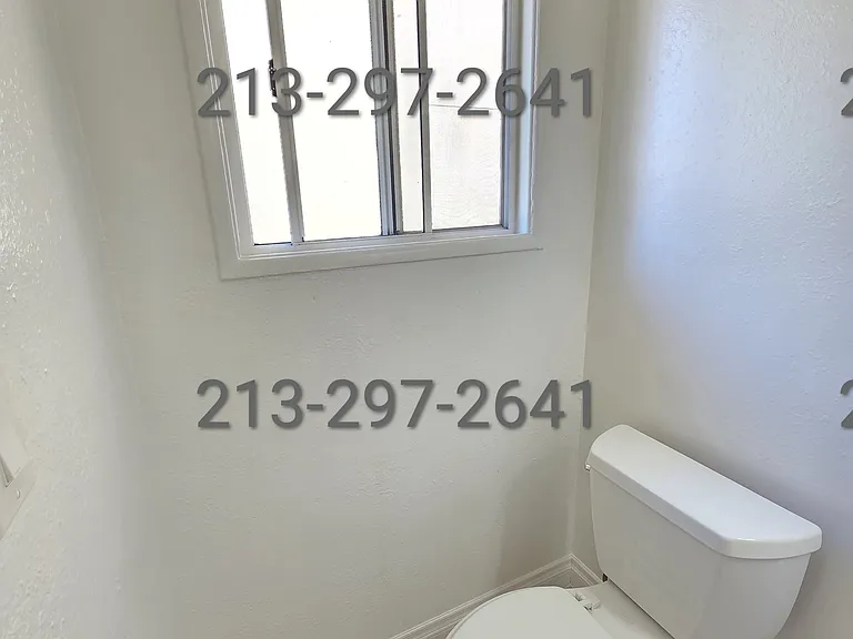 14355 Burbank Blvd #18 — Photo 19