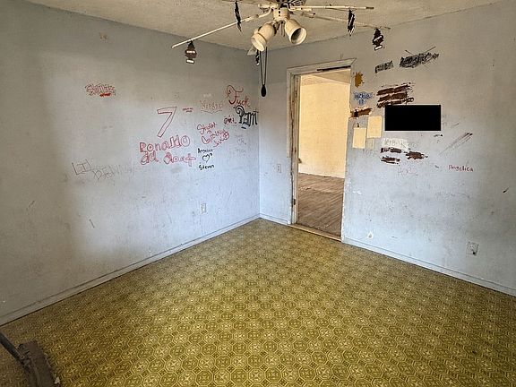 2nd image of 2206 Ross Ave