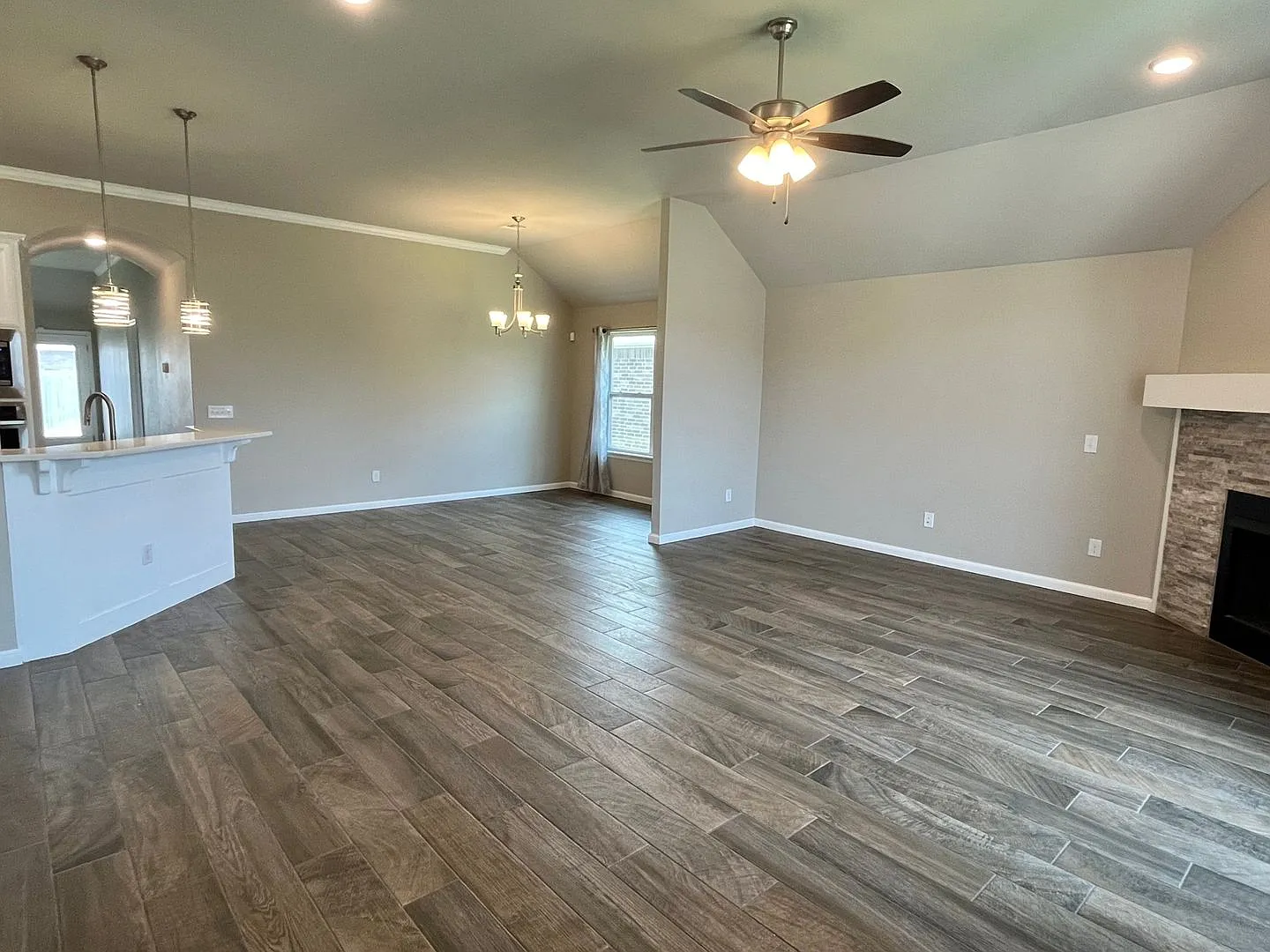 Gorgeous 4 Bed, 2.5 Bath in SW OKC — Photo 3