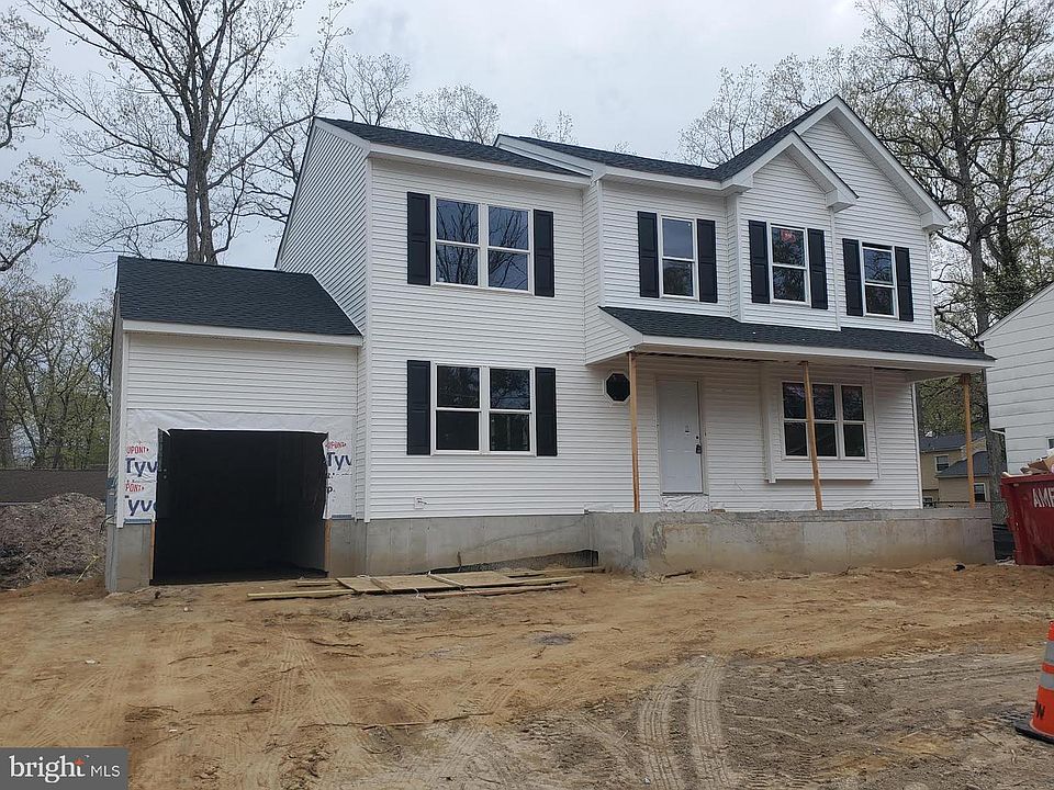 2nd image of 163 Garden Ave