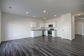 446 Union Station St — Photo 3