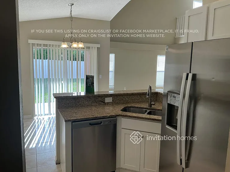 427 Symphony Pl — Photo 8