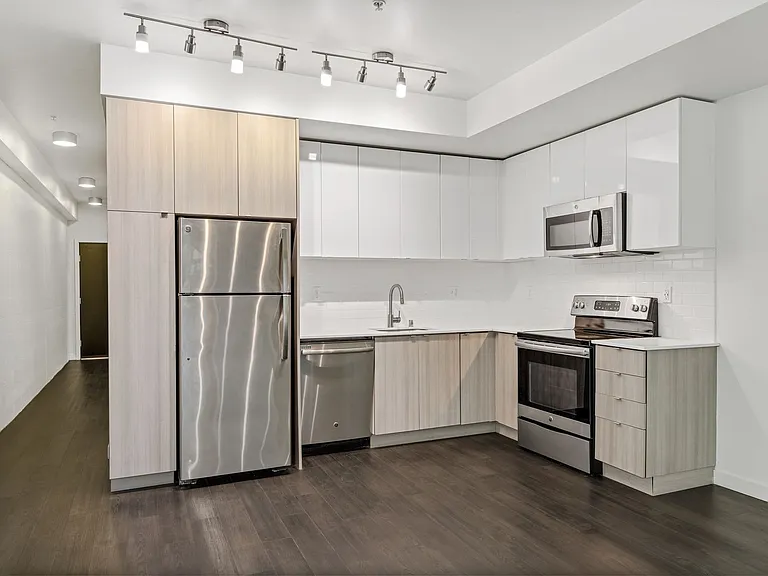 Welcome to Dexter Hayes! Modern convenience with exceptional views! — Photo 30
