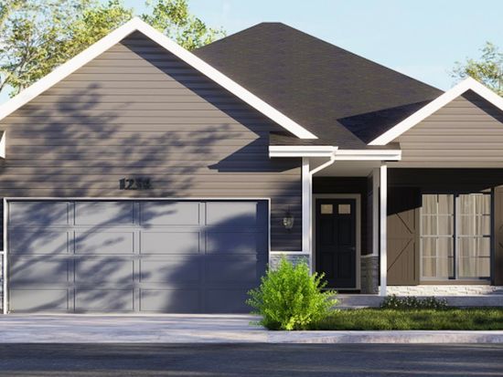 6860 Portage Dr, Papillion, NE 68133