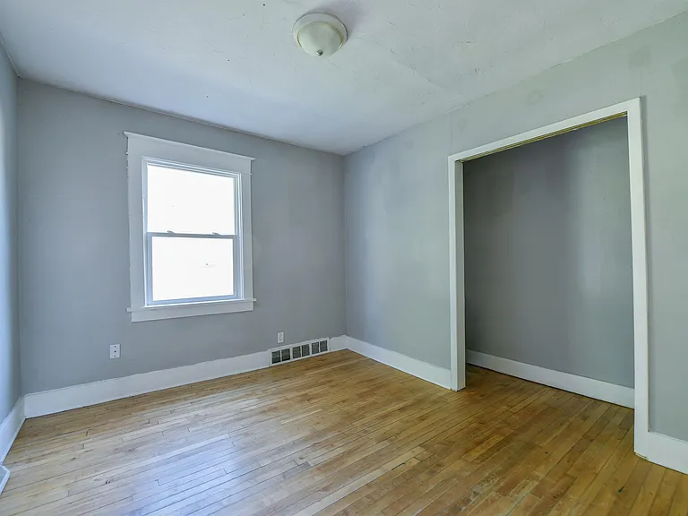 309 S Erie St — Photo 9