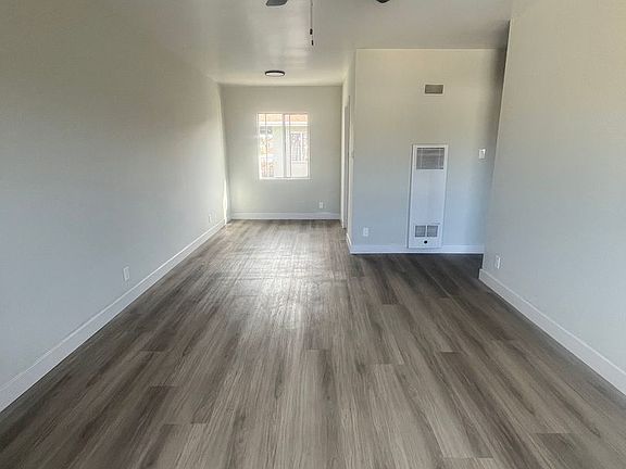 2nd image of 1735 W 107th St APT 4