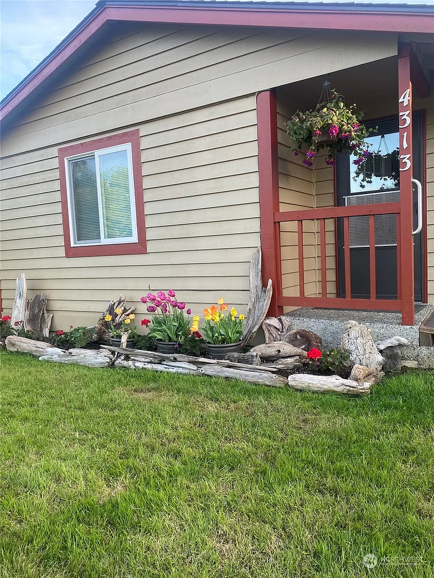 4313 Regal Street photo 1