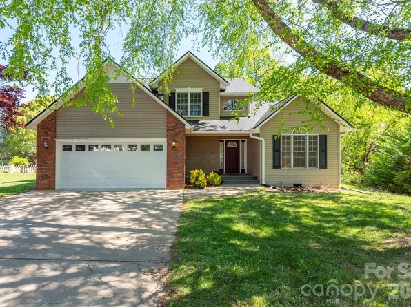 23 Westmont Dr, Asheville, NC 28806