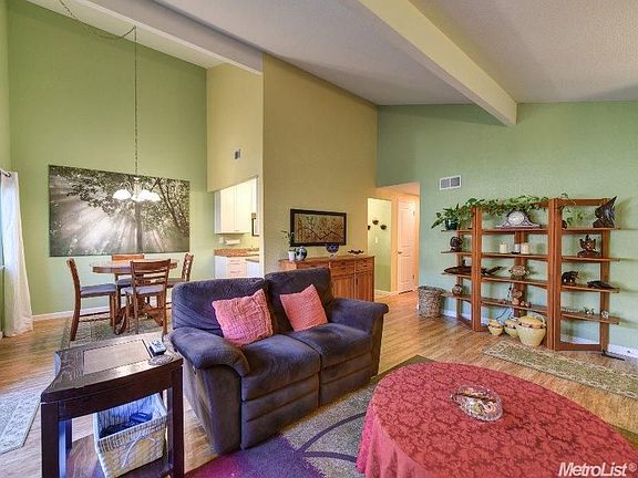 5th image of 144 Touchstone Pl