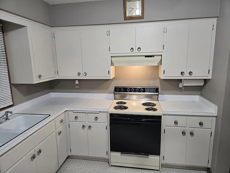 3477 S Kansas Ave — Photo 9