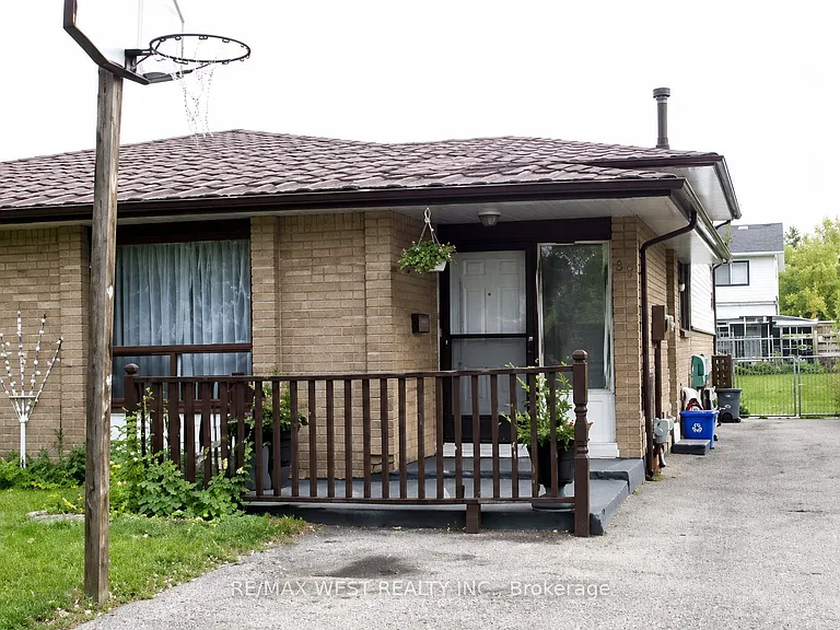 11 Tindale Rd #UPPER — Photo 1