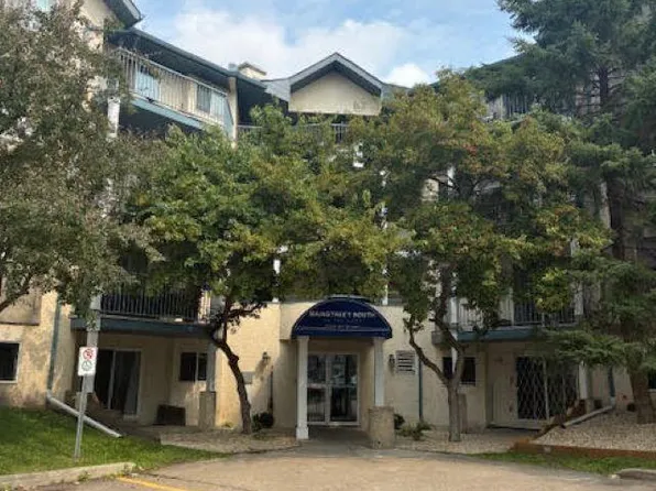 2520 50th St NW #323, Edmonton, AB T6L 7A8