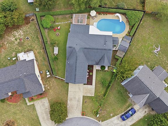 2nd image of 313 Blue Heron Rd