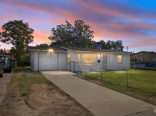 1520 Airport Dr, Bakersfield, CA