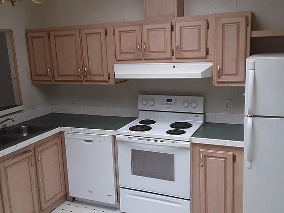 3rd image of 1735 Lakehurst Dr