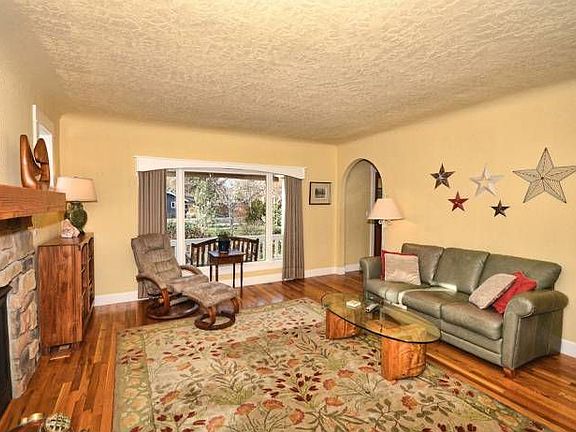 Living Room 3