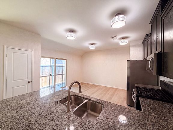 2nd image of 5558 Yarborough Dr