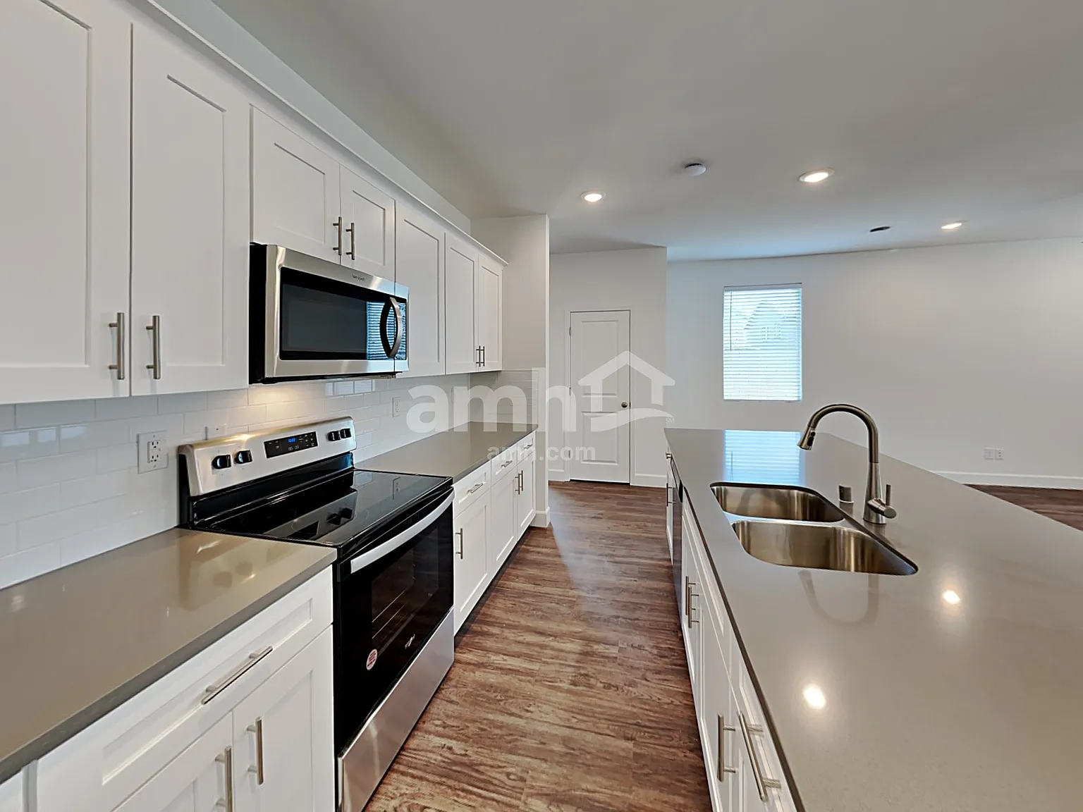 4 bed, 3.0 bath, 2239 sqft, $2,545 — Photo 3