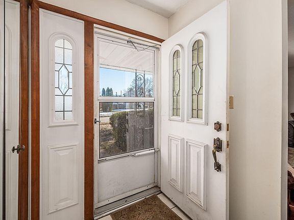 5th image of 2746 Parlin Dr