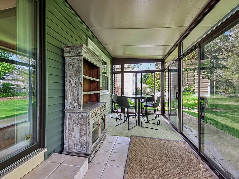 1111 Sara Ln — Photo 25