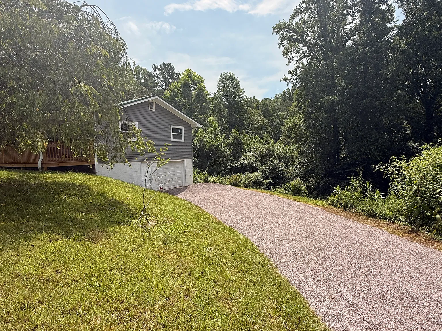 3 bed, 1005 sqft, $1,650 — Photo 2