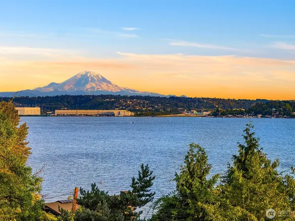 8243 W Mercer Way, Mercer Island, WA 98040