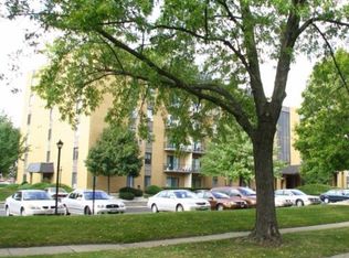 700 N Bruce Ln APT 101, Glenwood, IL 60425