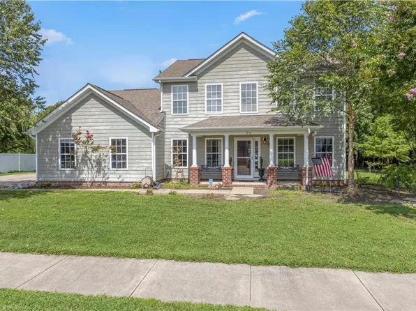 216 Bridgewater Ct, Suffolk, VA 23434