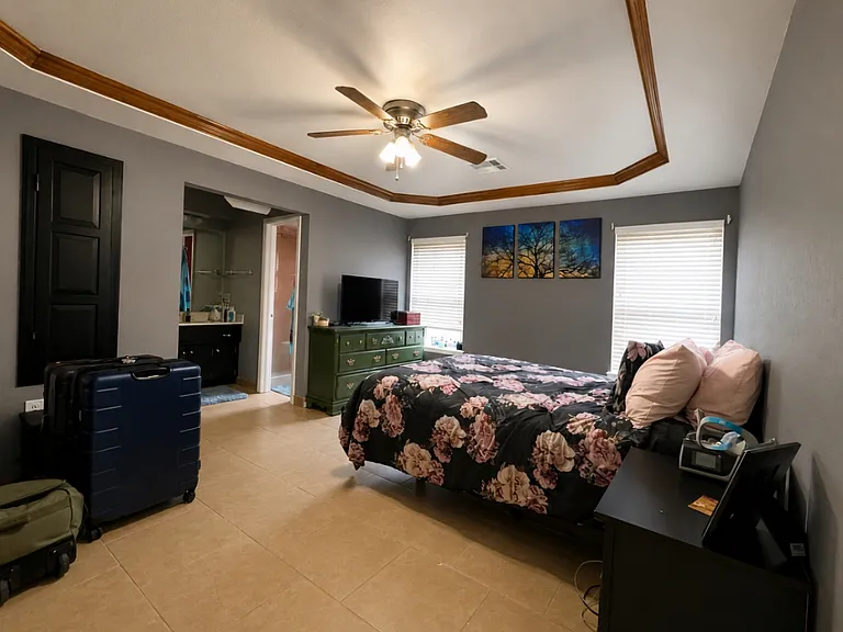 521 Cypress Dr — Photo 10