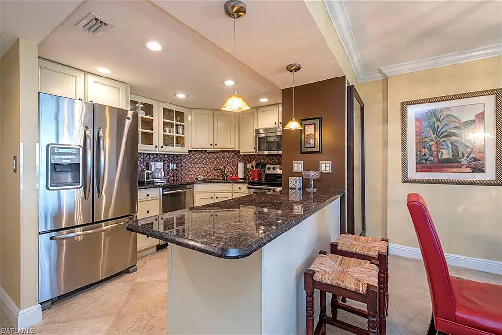 1 bed, 1.0 bath, 807 sqft, $5,000 — Photo 3