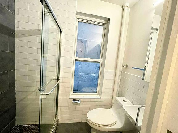 4th image of 442 10th Ave #5F