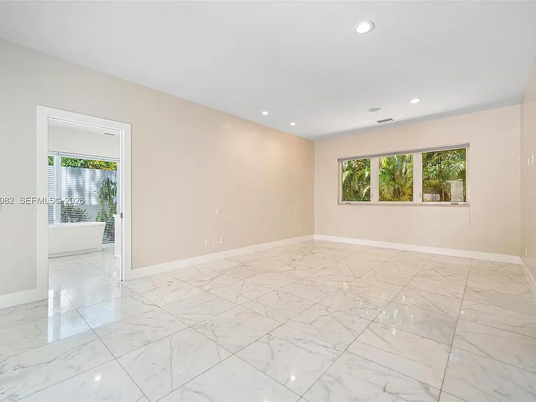 511 Madeira Ave — Photo 9