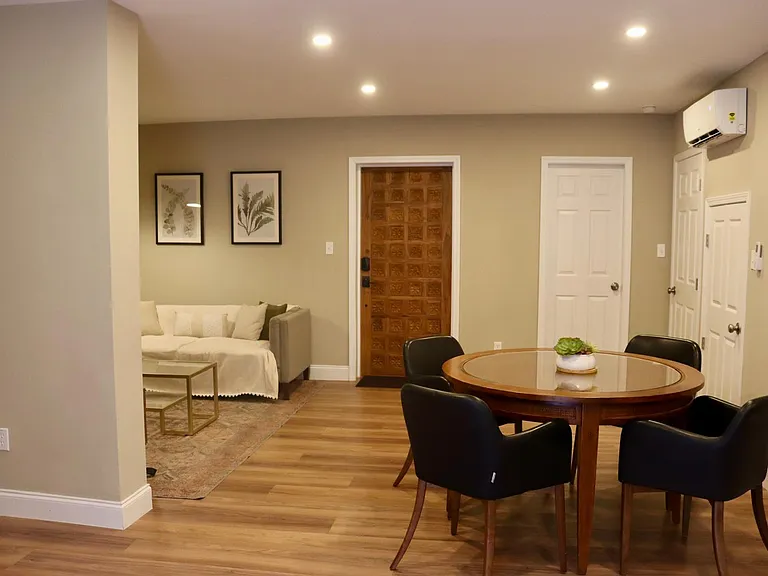 18 Hospital St #7 — Photo 2
