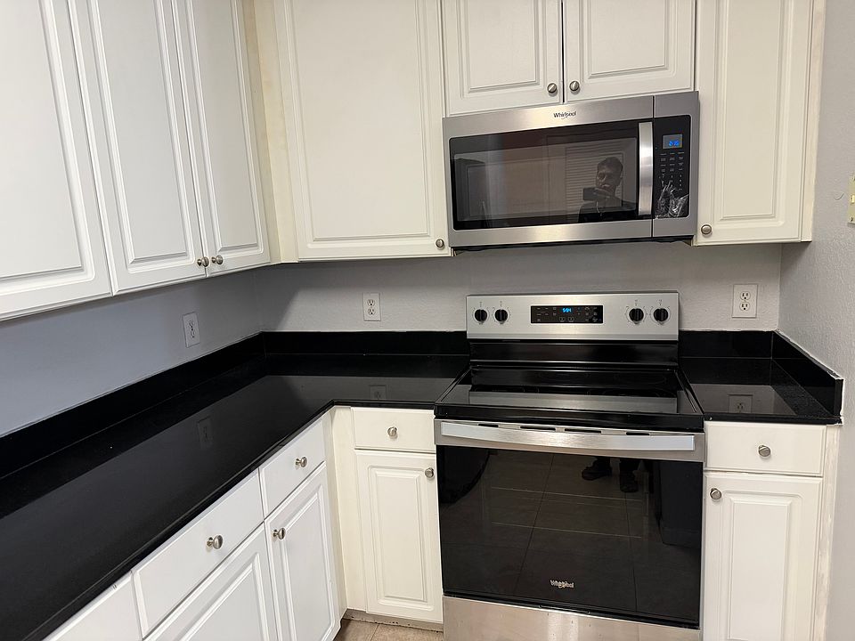 1st image of 8539 Gate Pkwy #9302