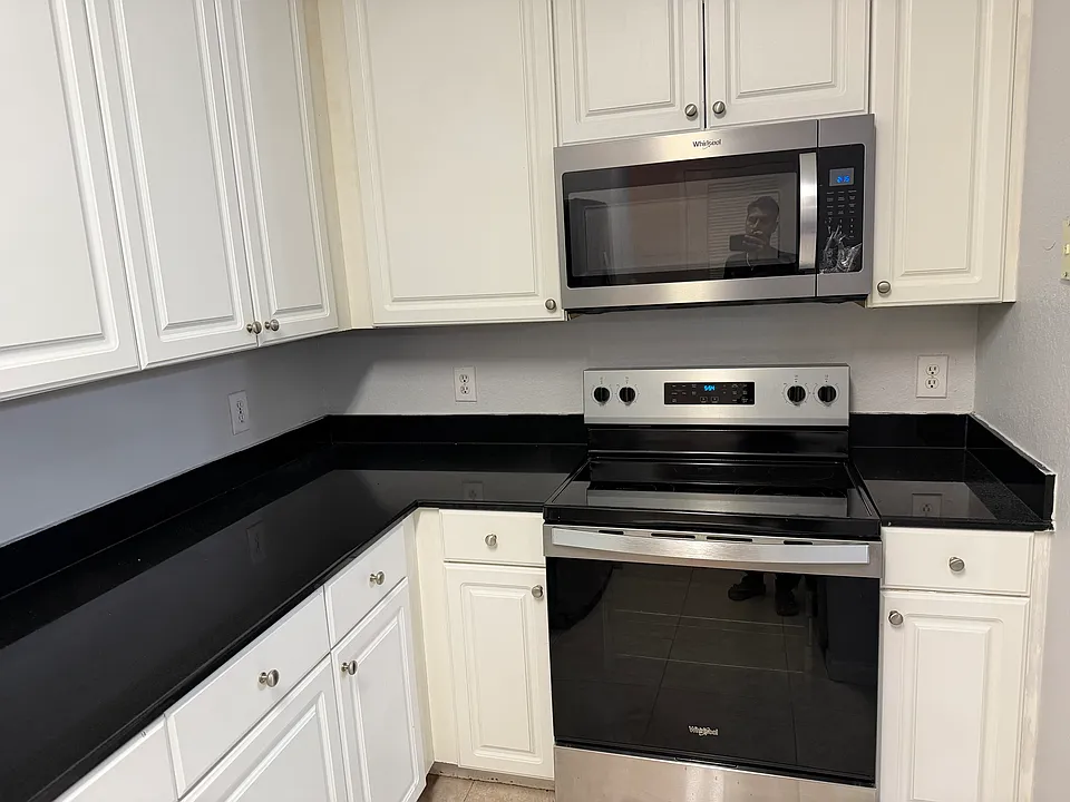 8539 Gate Pkwy #9302