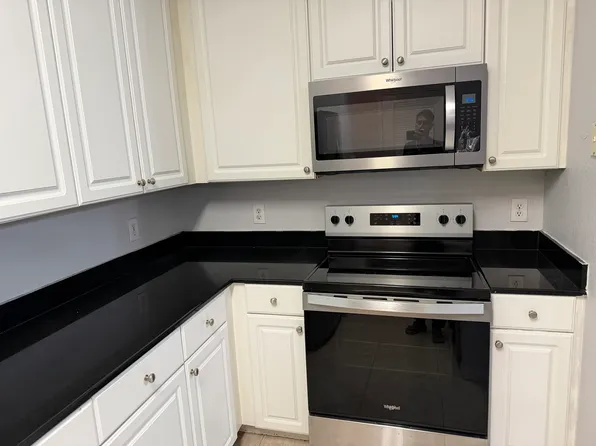 8539 Gate Pkwy #9302, Jacksonville, FL 32216