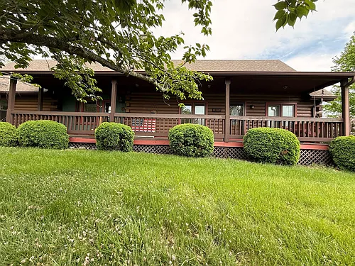 207 Lakeshore Dr Photo 1