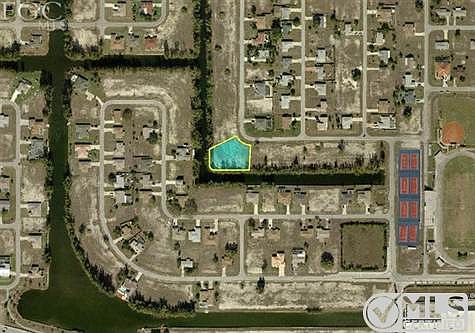 5th image of 344 SW 23rd St