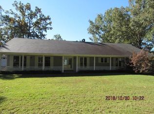 210 Shoreline Rd, Natchitoches, LA 71457
