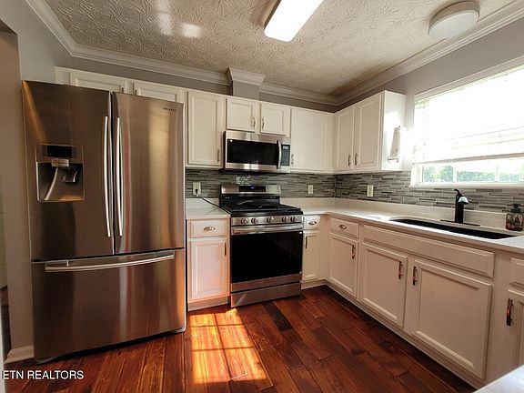 2nd image of 1217 Quiet Brook Ln