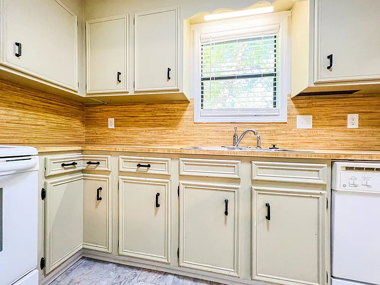 1904 Aspen Way — Photo 21