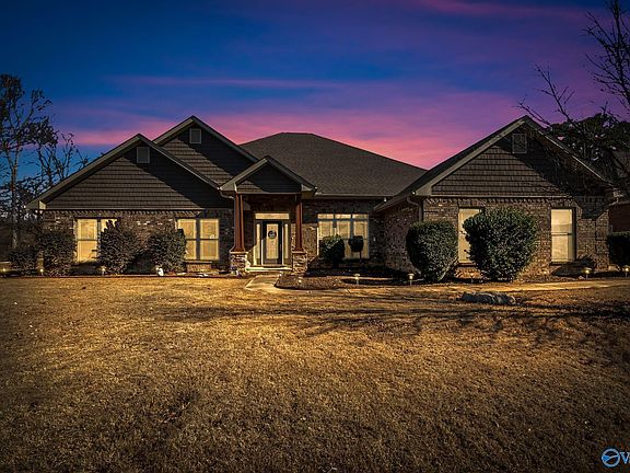 2nd image of 205 Maplebrook Dr